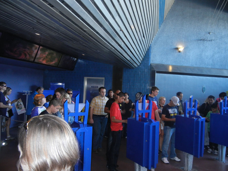 Disneyland Space Mountain Fastpass Distribution